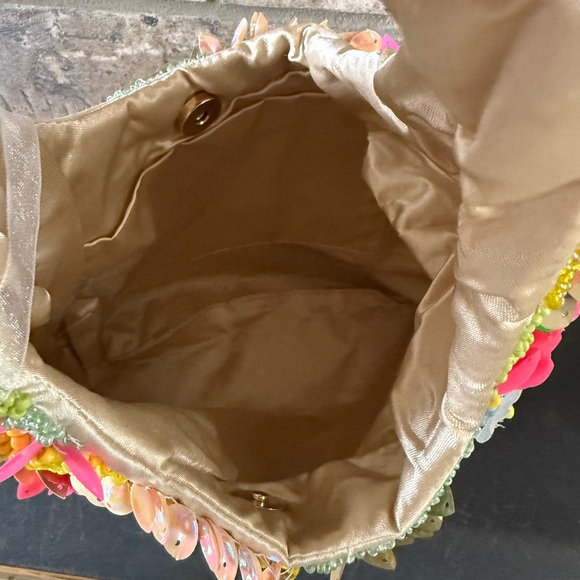 NWT VIRAL and gorgeous Colorful Beaded Handbag - Picture 4 of 4